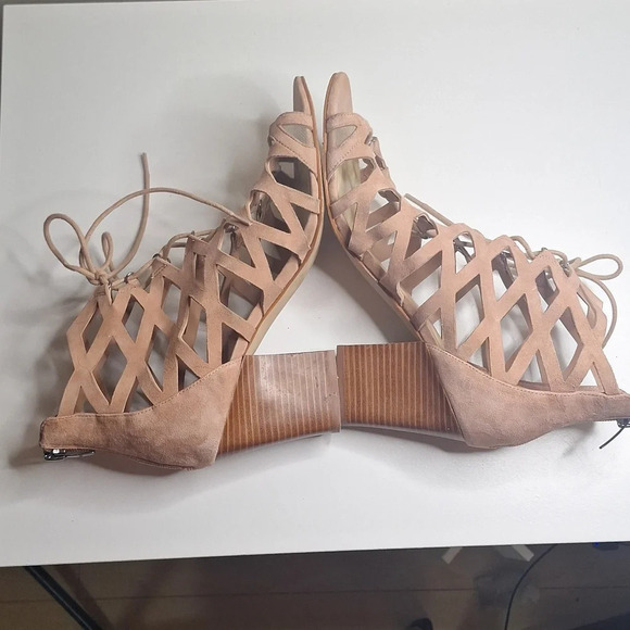 Marc Fisher Blair med. pink stack heel gladiator  style sandals SZ 10m - Picture 4 of 11